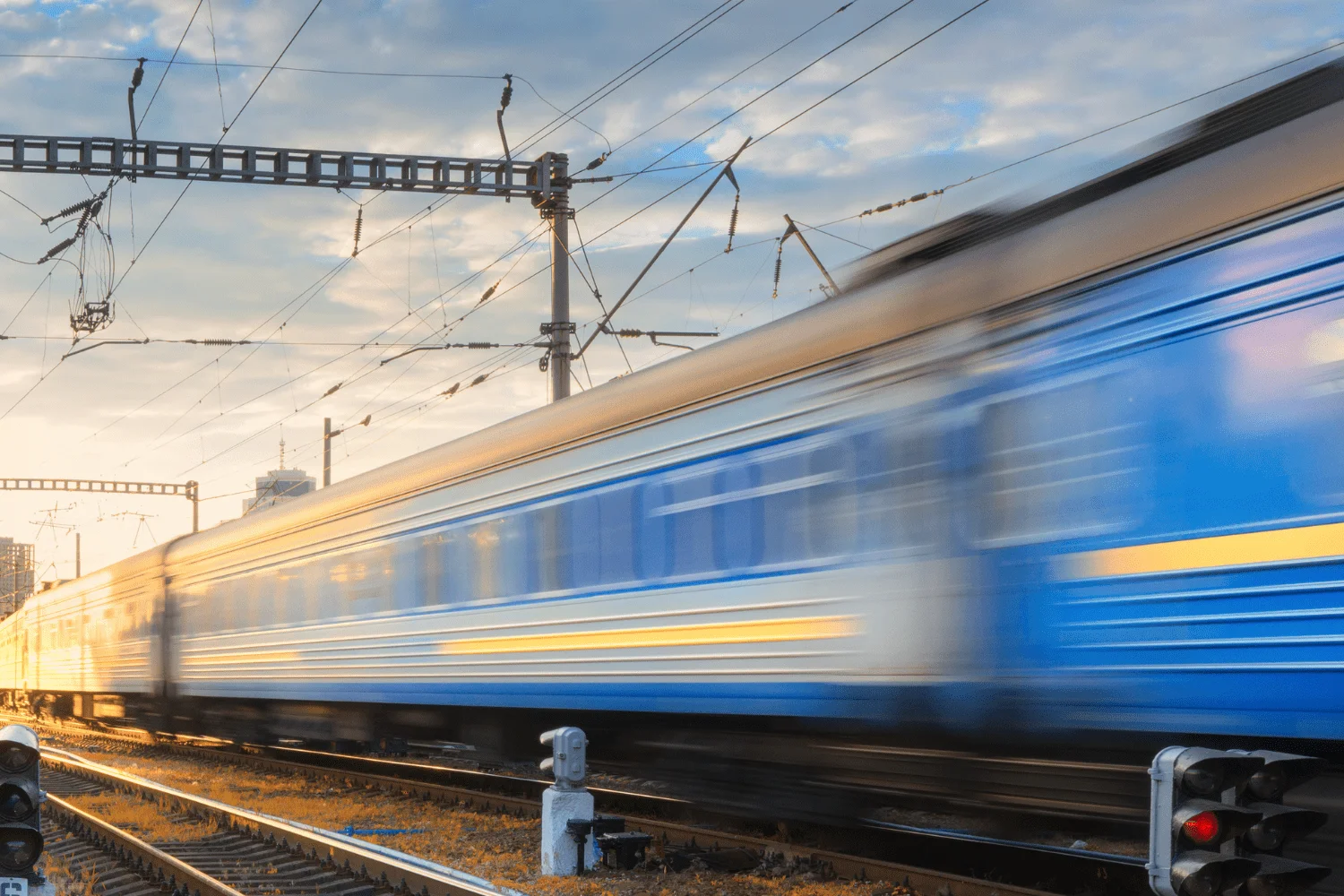 Stay, Explore, Travel: A Quick Guide to Public Transport Near Dakota Manchester